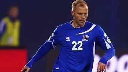 上阵父子兵足球门将,球赛中的上阵父子兵