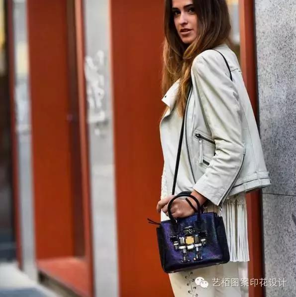 mcm铆钉链条包的铆钉是什么材质的,mcm粉色牛皮包