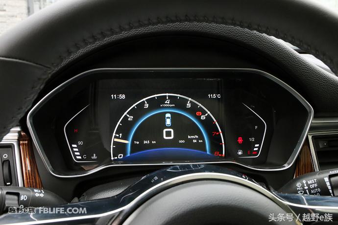 众泰sr9和保时捷外形对比,保时捷跟众泰sr9仪表盘的区别
