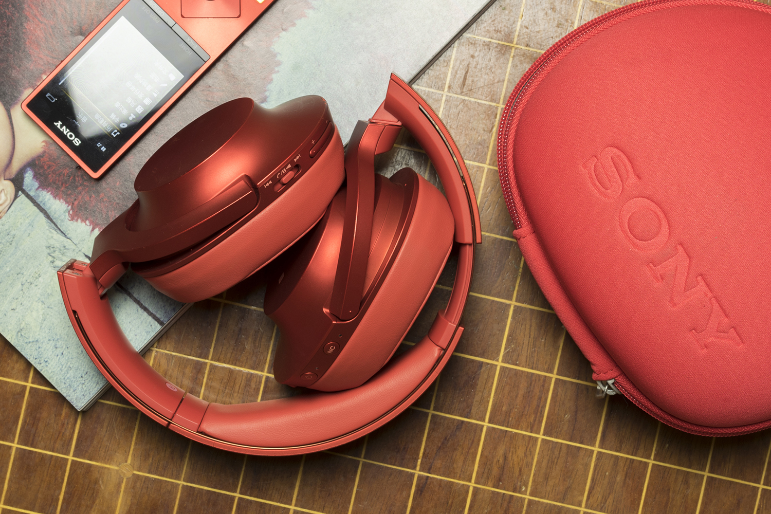 索尼无线降噪耳机mdr-100,索尼mdr-100abn蓝牙耳机内部构造