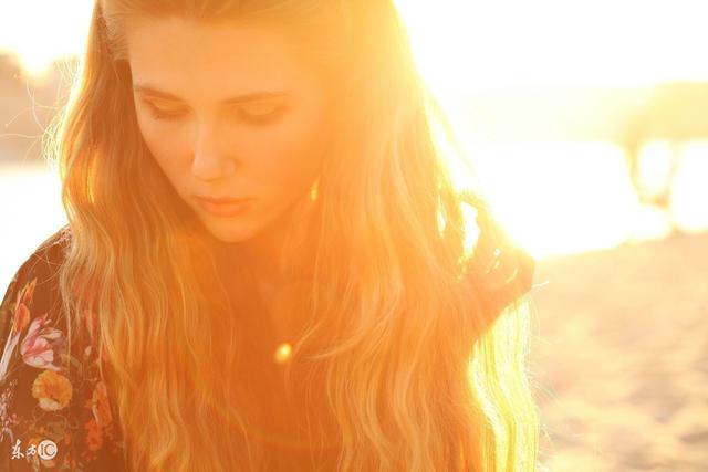 小说：面对义正言辞的母亲，他无言以对，用沉默表达自己的反抗