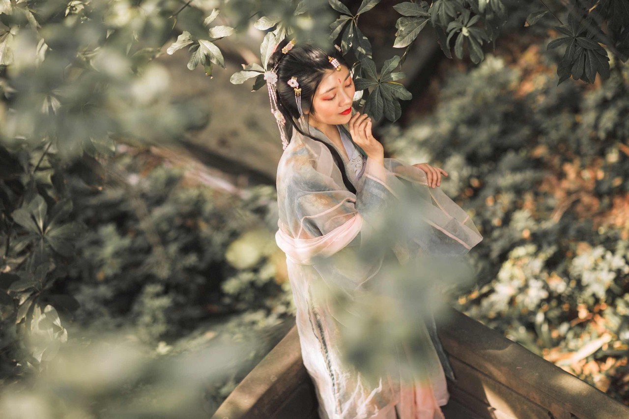 小说:金主大小姐要撤资,校长急了,赶紧全体总动员想办法挽救