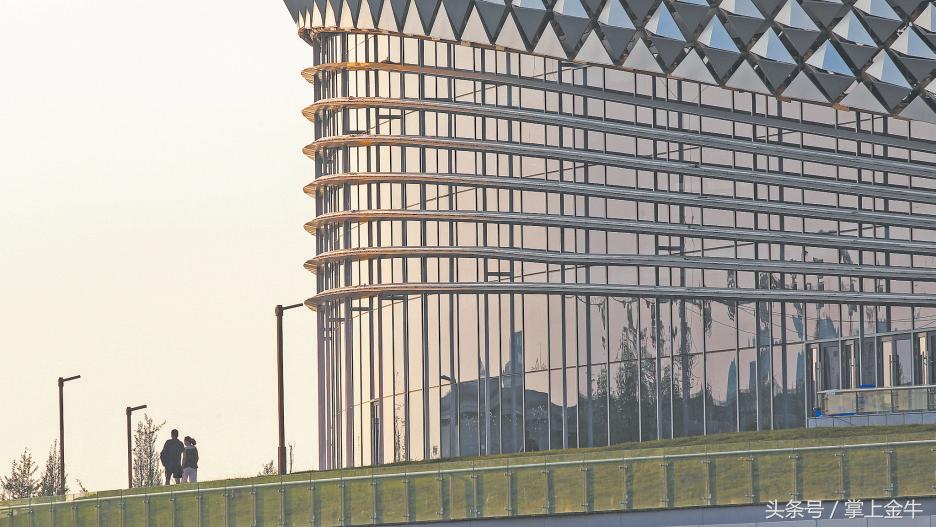 凤凰山凤凰展翅,成都凤凰山音乐公园效果图