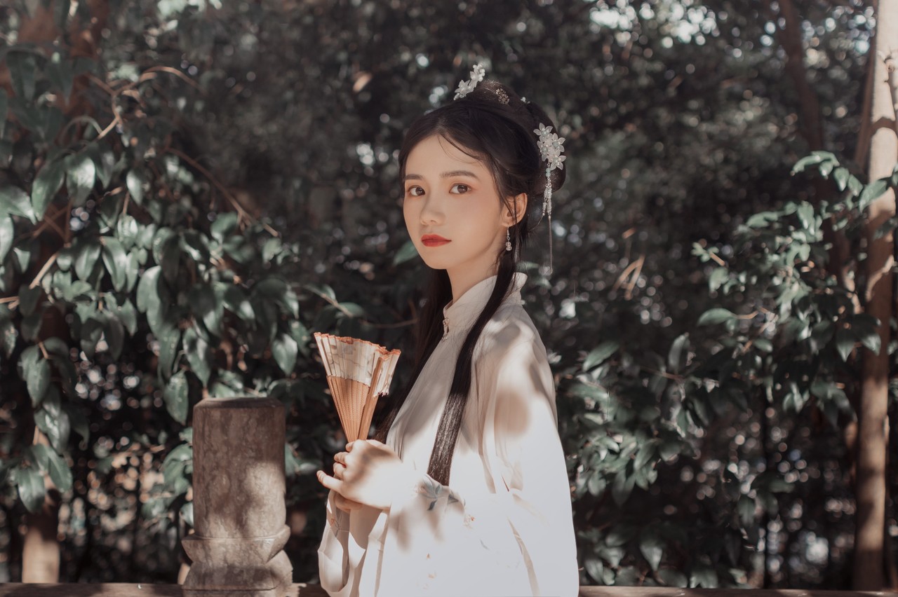 女学霸穿越古代成为女先生的小说,女主穿越到爷爷年轻时小说