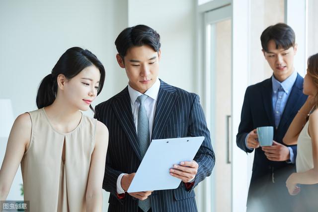 小说：小伙用手指钓鱼，众人笑他太蠢，小伙：不知道我是山神？