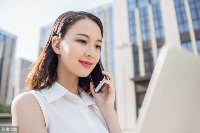 小说：白富美上学，保镖小伙假扮学生陪同，却被人当成美女新男友