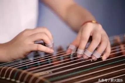 古筝音色不好听怎么办,古筝共鸣声不是很大是怎么回事