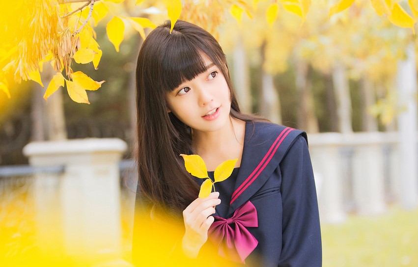 小说：女友赵依依想让段飞买个包，他拒绝了