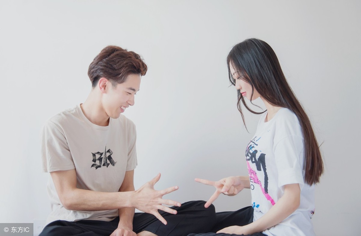 所有人以为主角死了的小说,所有人以为自己死了的小说