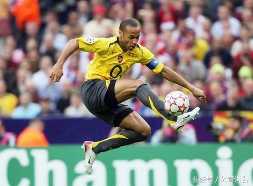 足球停球的目的,足球停球和接球一样吗