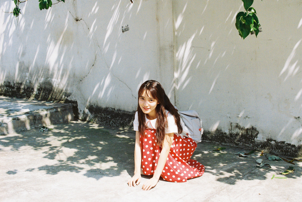 小说：小伙跟女朋友住酒店，一人一张床，半夜他翻来覆去睡不着