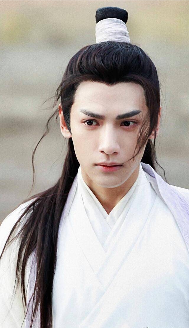 陪睡、开放伴侣、忘年恋,比大瓜更可怕的,是内娱的“猜谜毒瘤”