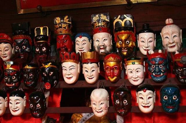 学大禹坡脚的姿态，喊“急急如律令”的咒语，浅析东汉巫觋的规范