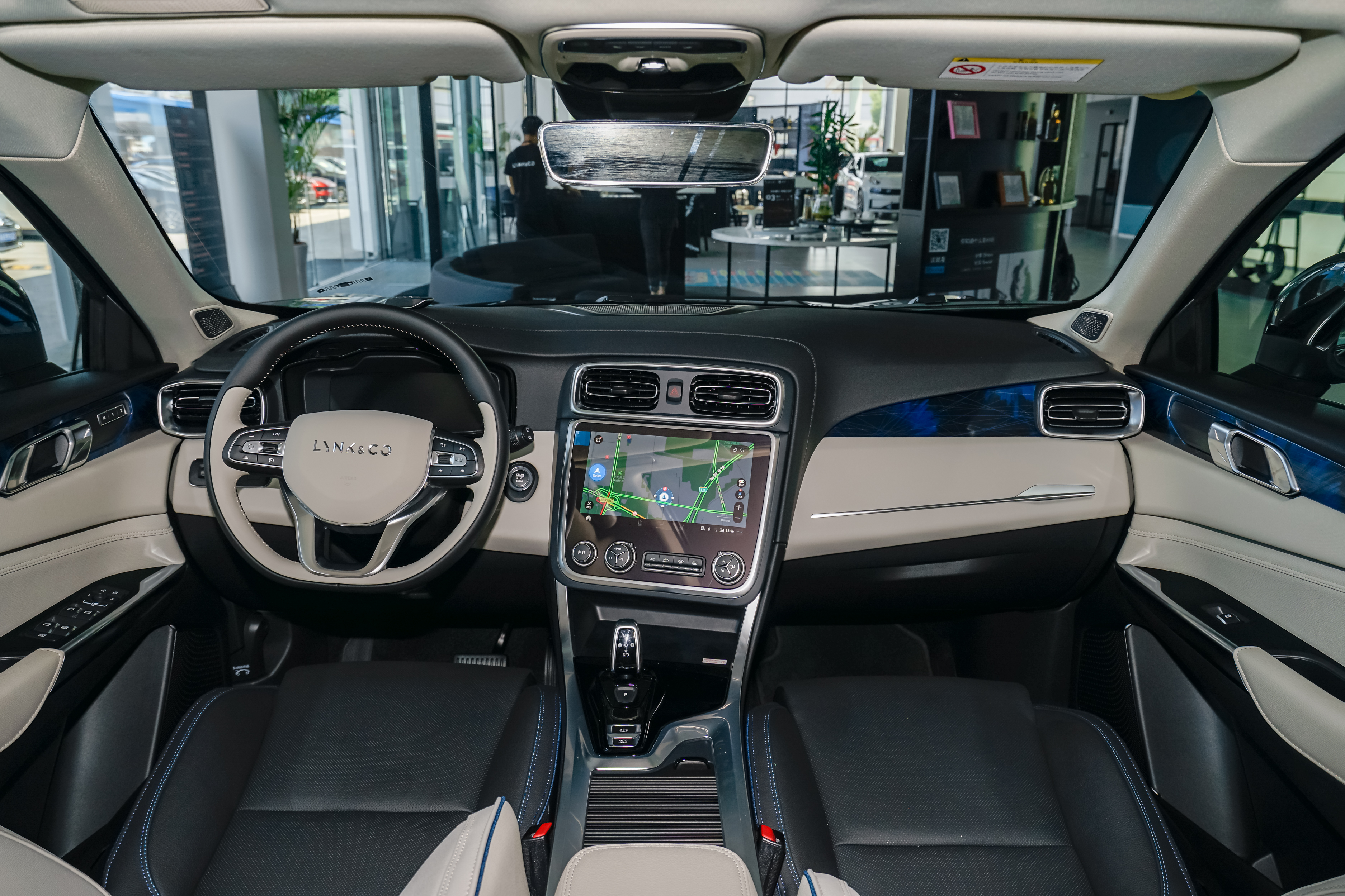 领克01屏幕亮度调节失灵,领克03怎么自动调节车机亮度