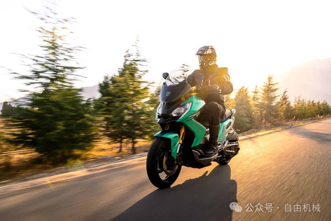 标致ADV踏板XP400,标致xp400gt驾驶感受