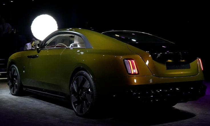 劳斯莱斯闪灵充满电要多少钱,劳斯莱斯闪灵电池多少度电