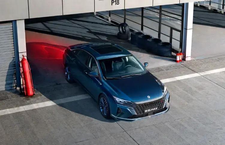 风神奕炫宽体轿车,赛道级宽体家轿