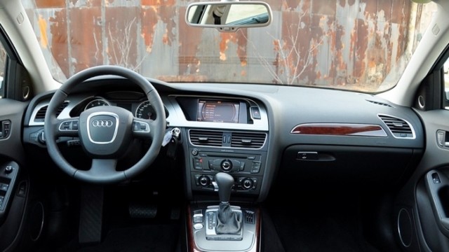 16年奥迪a4l35tfsi二手车多少钱,奥迪a4l二手车买几年的性价比最高