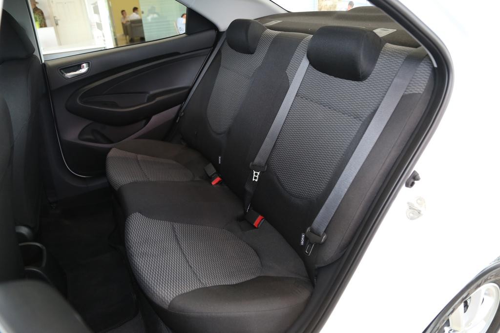 新款自动挡瑞纳的优缺点,五万合资车瑞纳是不是最好的选择