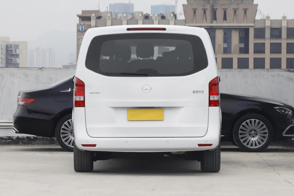 奔驰威霆2023款9at油耗多少,奔驰威霆9座裸车