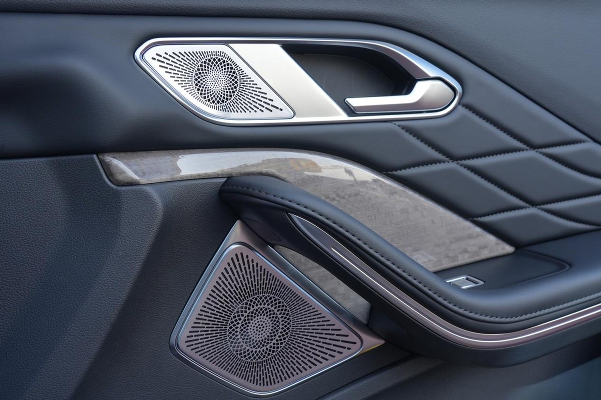 试驾红旗hs7大改款2022款,尺寸4米8以上的20万大型豪华suv