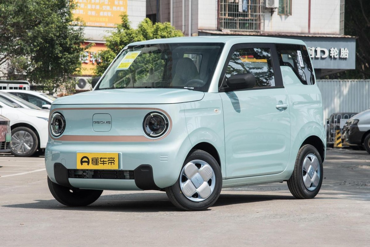 宏光miniev1月销量达36762辆,10月轿车销量排行宏光miniev