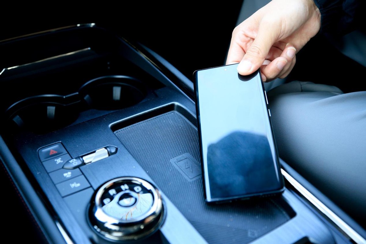 福特蒙迪欧致胜2011款2.0t的油耗,沉浸式体验蒙迪欧大马力e混动