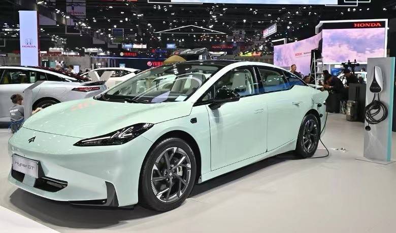 昊铂ht海外售价200万,全新昊铂ht