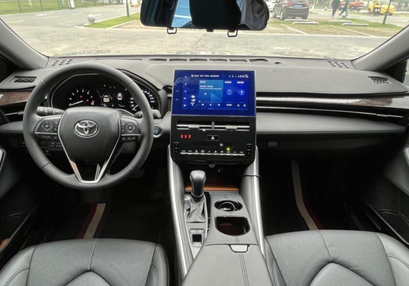 丰田亚洲龙双擎试驾体验评测,新款一汽丰田亚洲龙试驾