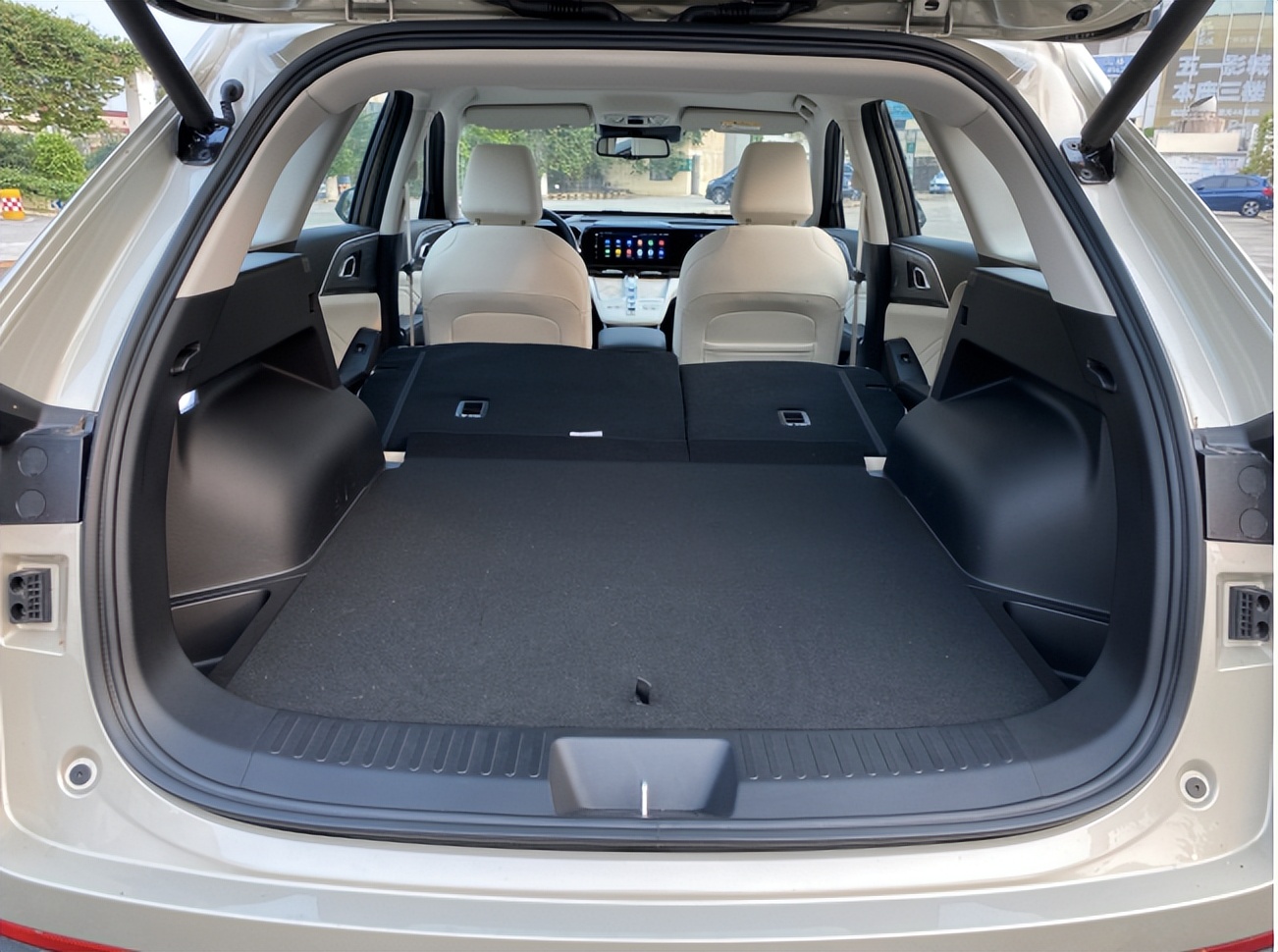 静态体验哈弗枭龙MAX,买得到的柴油suv