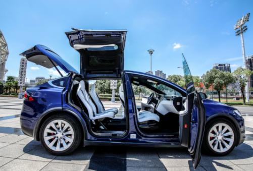 最新款特斯拉modelx鸥翼门,特斯拉modelx鸥翼门展示