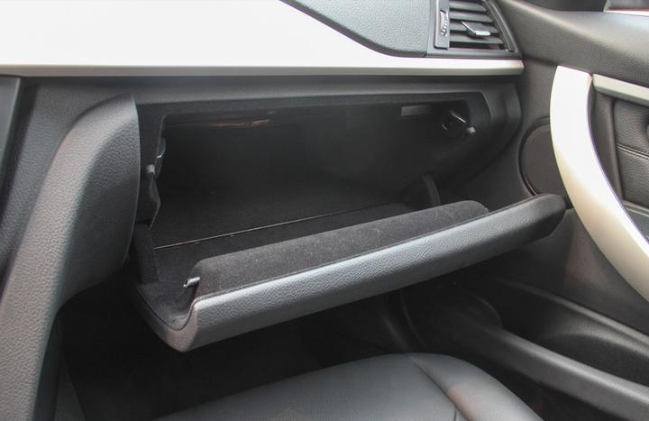 宝马3系空调进风口滤芯更换视频,宝马3系空调滤芯用什么螺丝刀