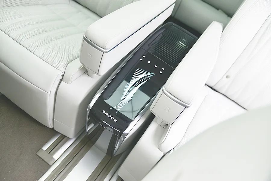 荣威mpvimax8测评,mpv搅局者荣威imax8静态解析