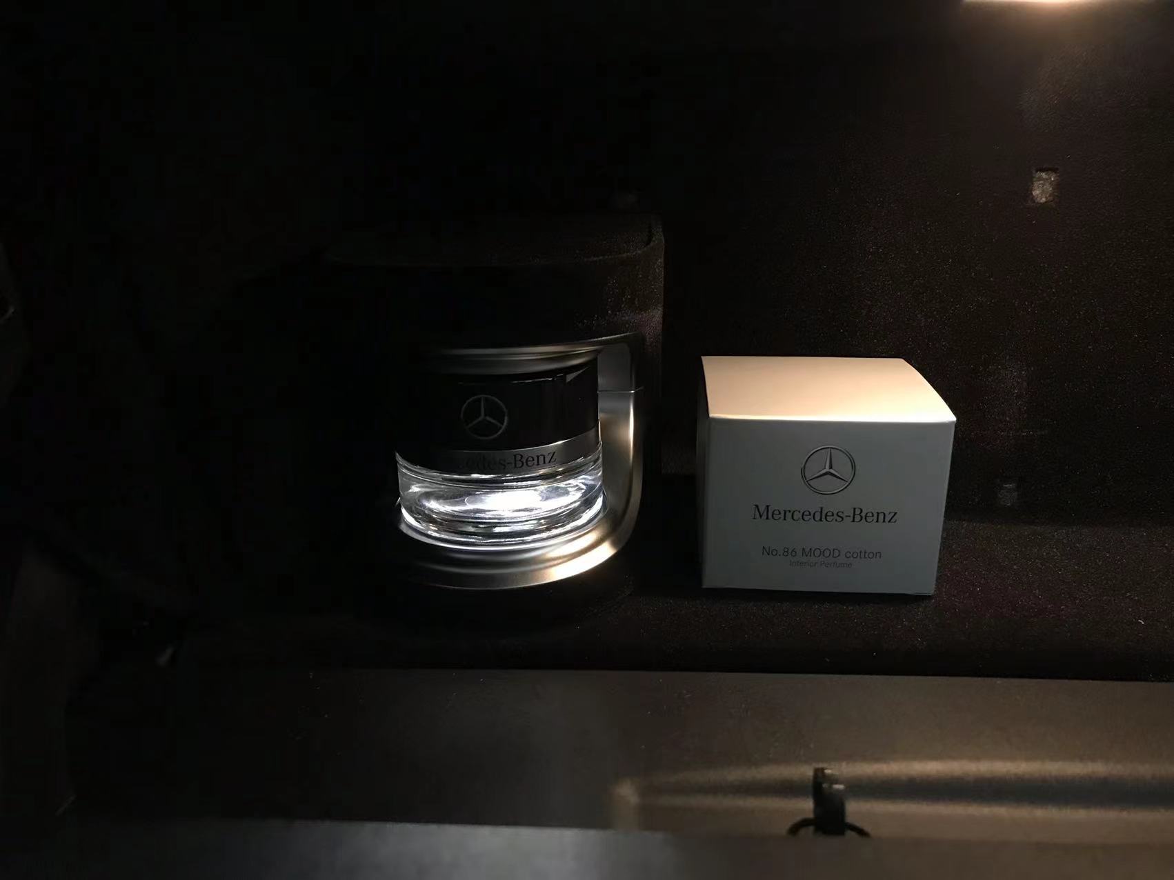 奔驰e350el选配柏林之声,奔驰e350el游艇蓝内饰氛围灯