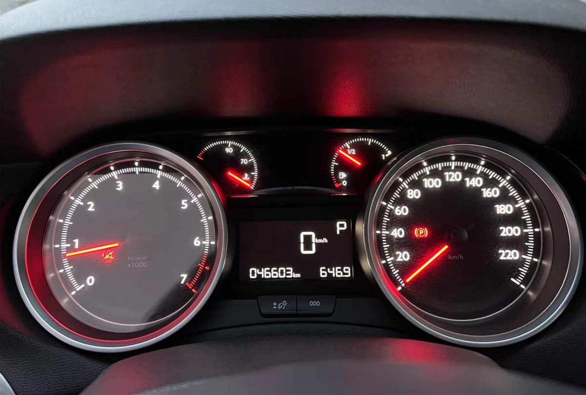 标致408买新款还是老款好,新车和二手车差价5万买哪个