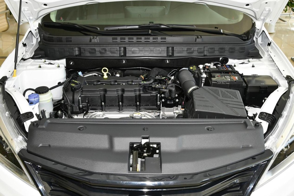 逸动dt对比新帝豪,新帝豪价格