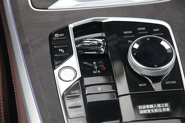 跨越王x5柴油版真实油耗,宝马x5油耗3.0t一公里是多少