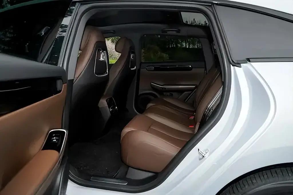 零跑c01续航717公里落地多少钱,续航606公里零跑c01的真实续航