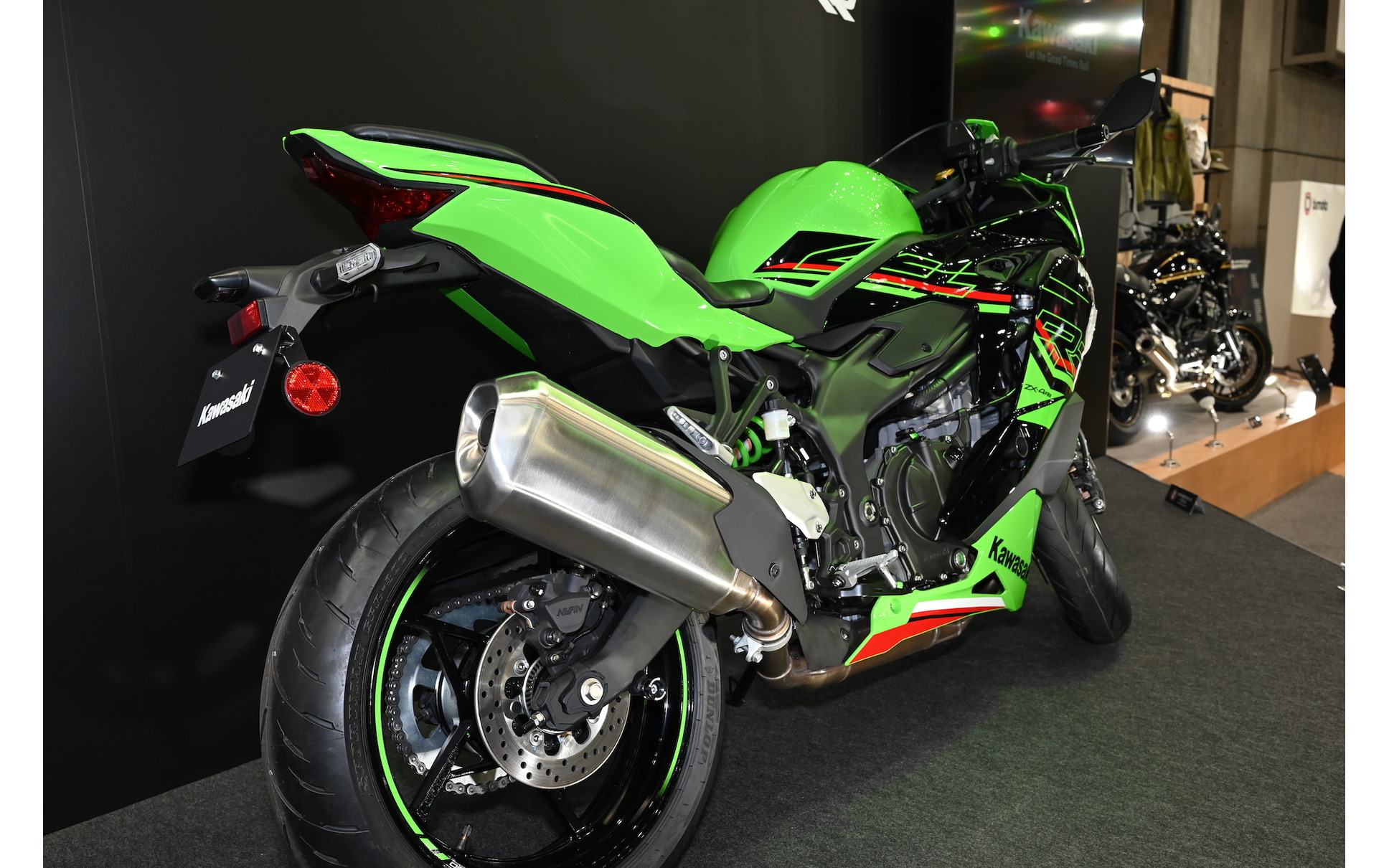 川崎机车进阶选择,川崎zx-4rr属于什么摩托车