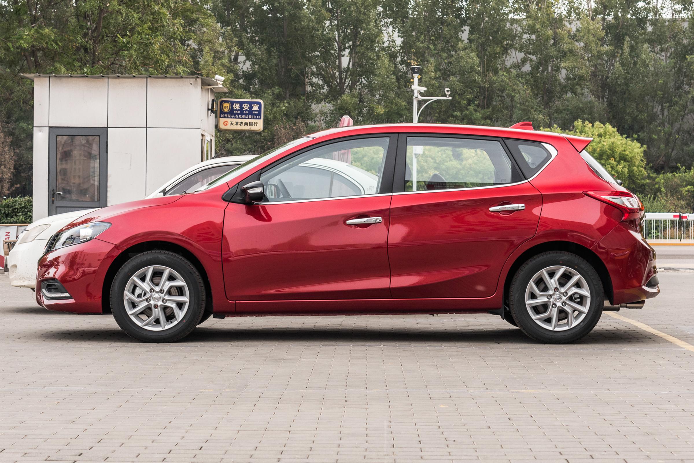 比高尔夫还好的两厢车,比高尔夫空间大的车