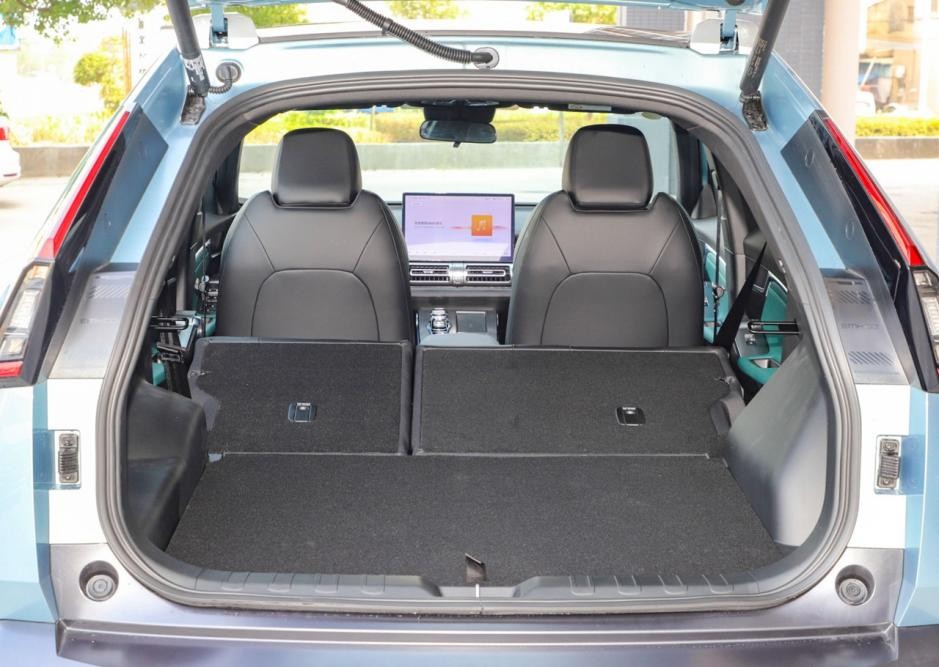 影酷1.5t和混动选什么,影酷混动四驱版