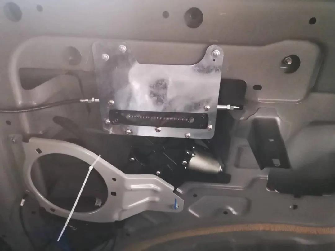 锐胜王牌m7电动中门安装教程,北汽王牌m7电动版