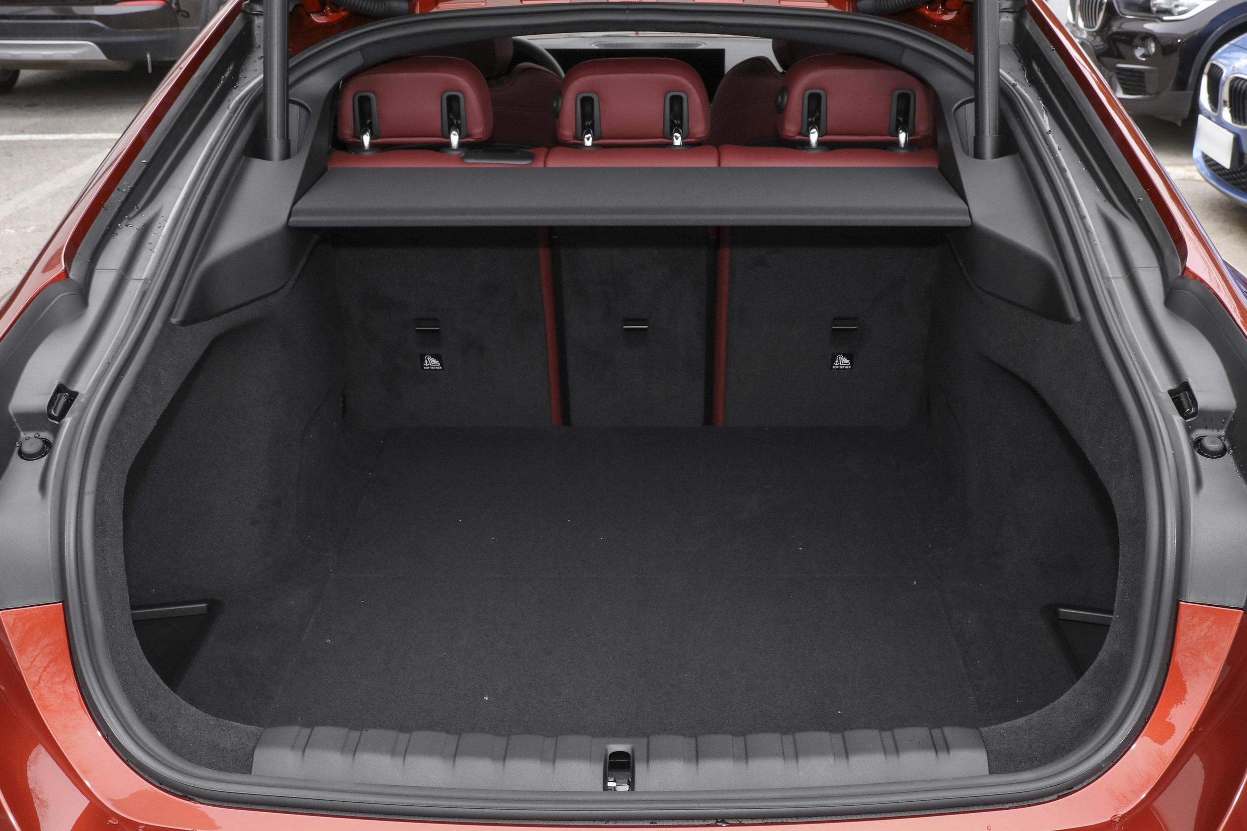 宝马i4纯电动轿跑测试谍照曝光,全新宝马i4以电而生的绝佳平衡