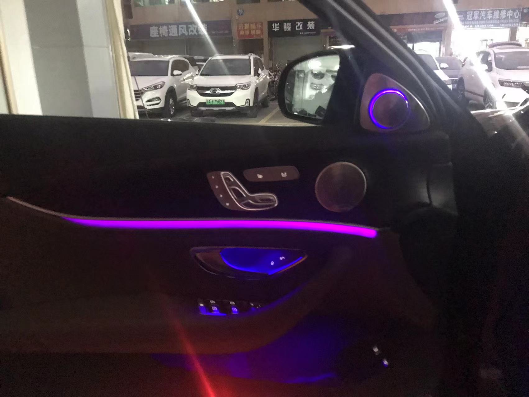 奔驰e350el选配柏林之声,奔驰e350el游艇蓝内饰氛围灯