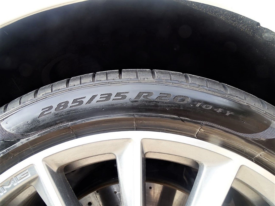 同样是倍耐力为什么有pzero和pirelli,倍耐力pzero和马牌csc5哪个好