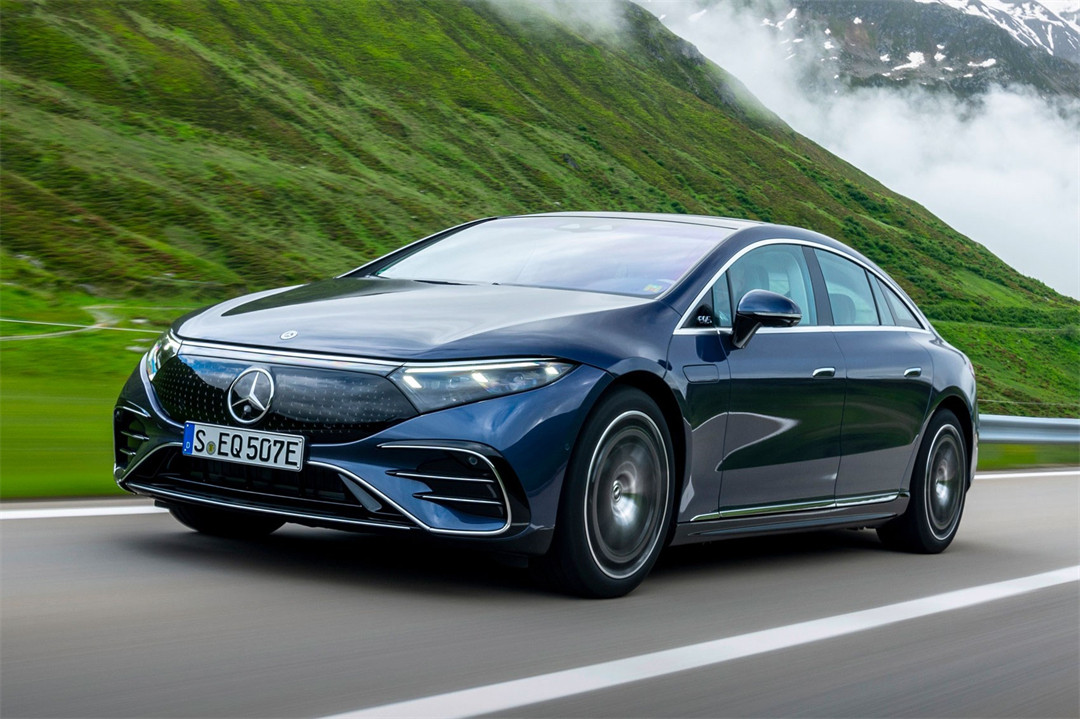奔驰eqs纯电轿车价格与性能如何,奔驰eqs惊艳全场
