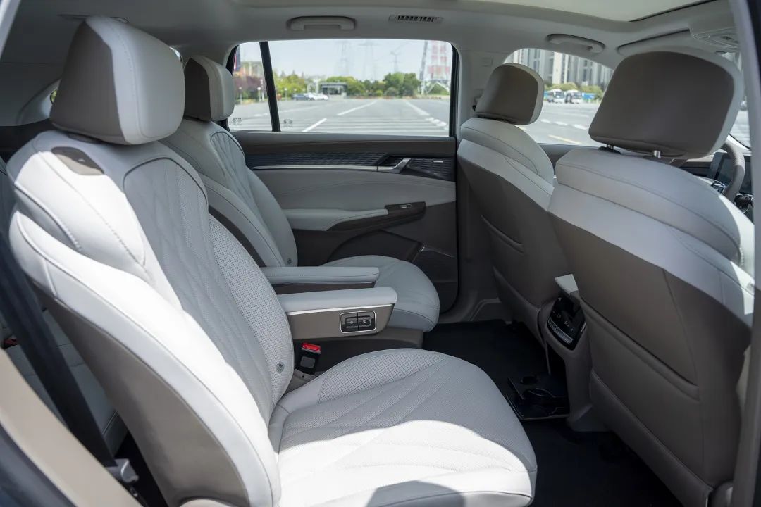 颜与智齐飞两款国产尖货suv大比拼,十大最建议买的国产六座suv