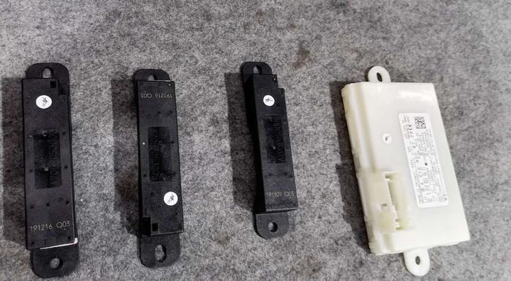 长安cs35plus车钥匙怎么换电池,cs35plus钥匙感应区