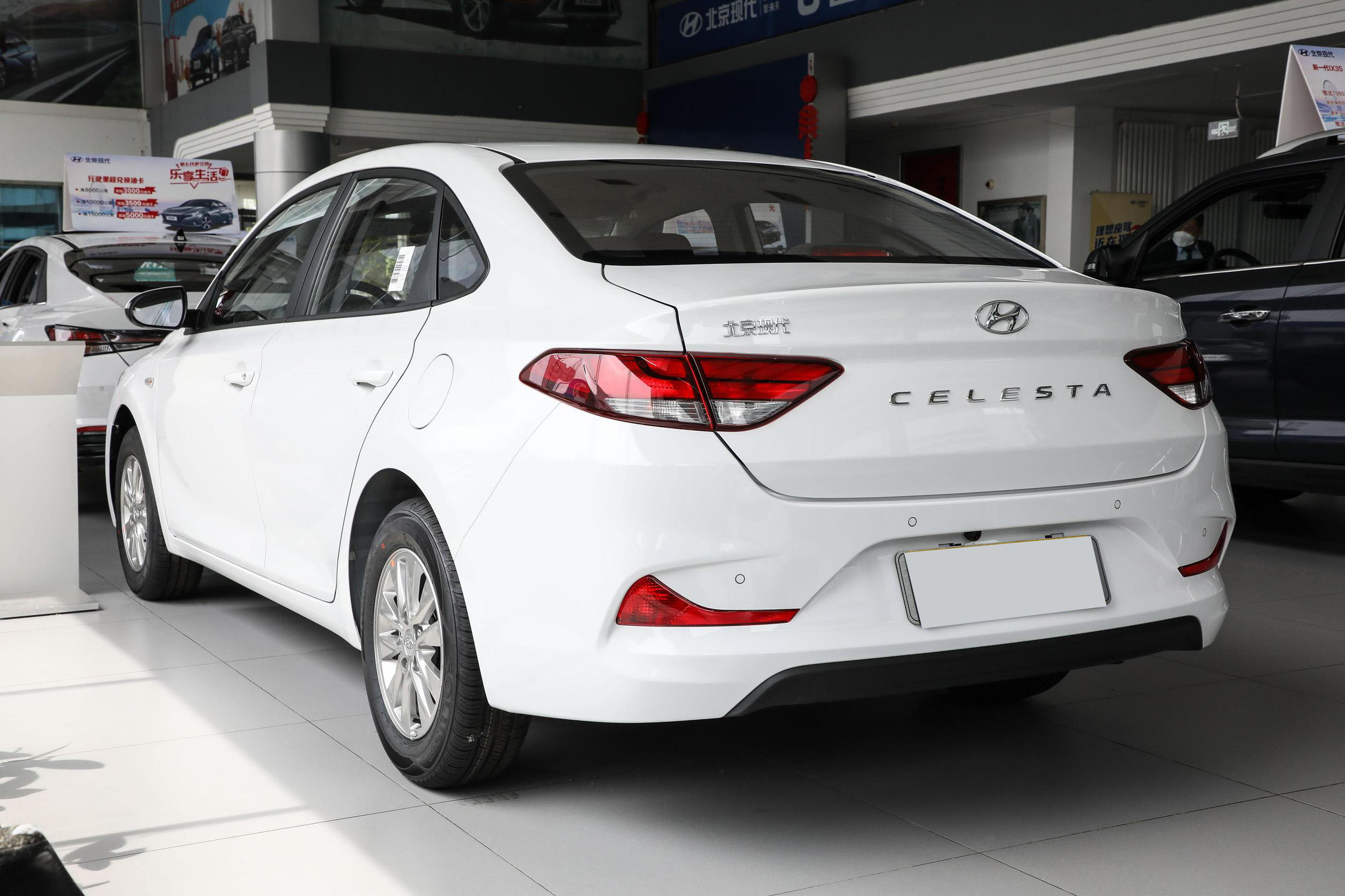 合资三厢代步买菜，便宜省油配置不错，耐用毛病少，实拍现代悦动