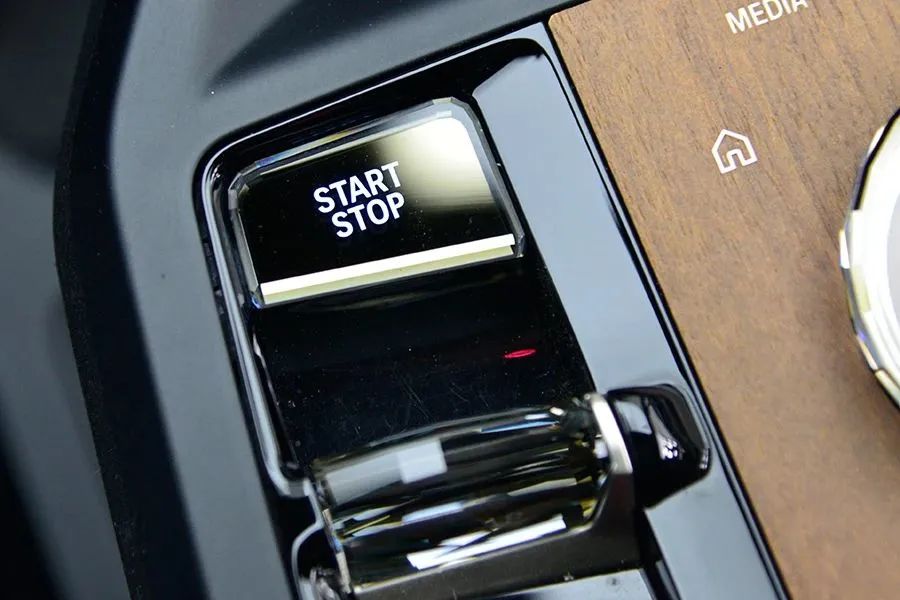 宝马ix系列空间对比,宝马ix首次亮相